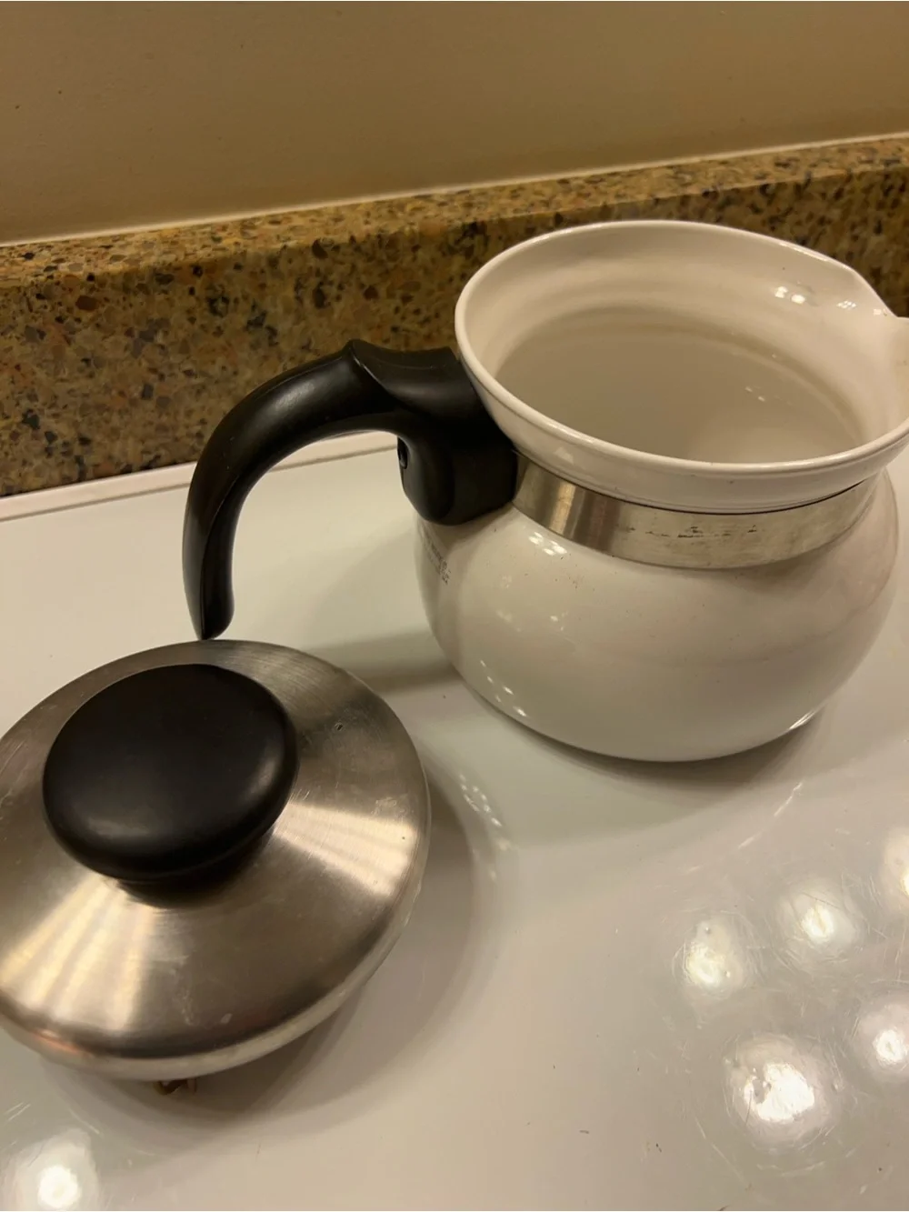 Corningware White 8 Cup Stovetop Milk Tea Coffee Pot with Lid and Black Handle